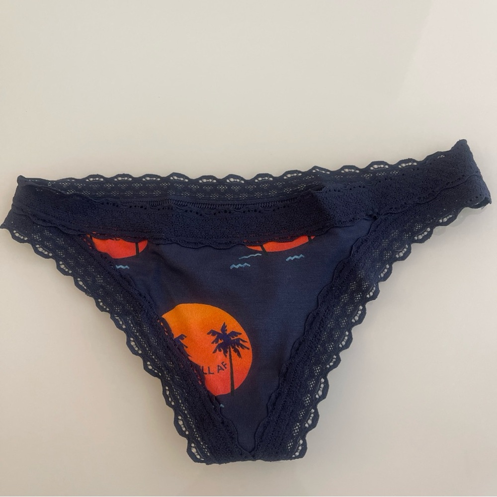 MeUndies Feel Free Chill AF Lace Thong, XS